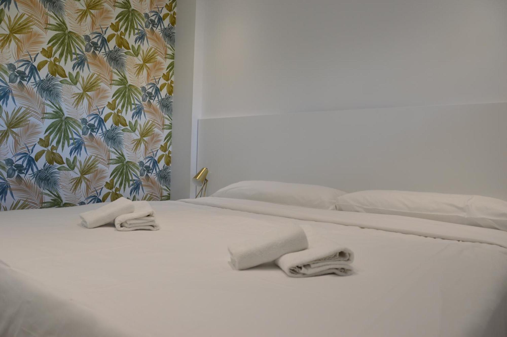 Albir Beach & Sun Apt البير المظهر الخارجي الصورة