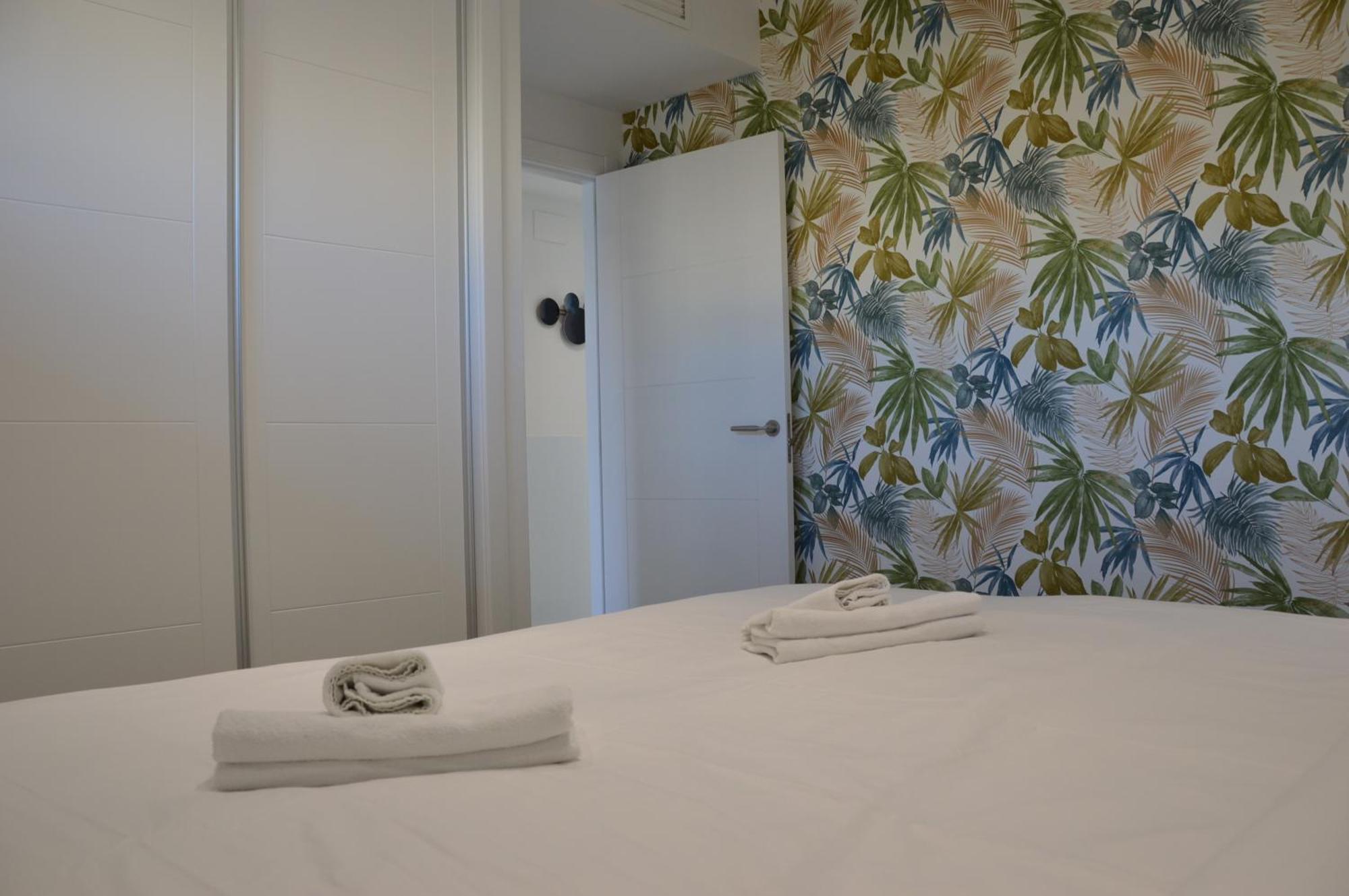 Albir Beach & Sun Apt البير المظهر الخارجي الصورة